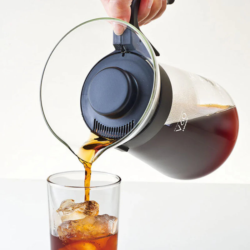 Load image into Gallery viewer, Hario V60 glass iced coffee maker with a 700ml capacity, featuring a clear glass carafe