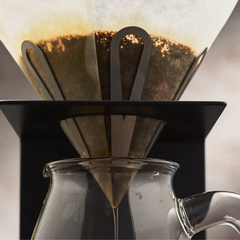 Load image into Gallery viewer, E&amp;B Flower V60 – Stainless Steel Filter
