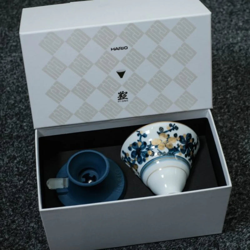 Load image into Gallery viewer, Hario Plum Motif Imari-Yaki Immersion switch dripper 02
